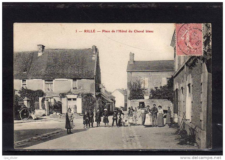 37 RILLE (envs Chateau Vallière) Place De L´Hotel Du Cheval Blanc, Très Animée, Ed ? 3, 1905 - Autres & Non Classés