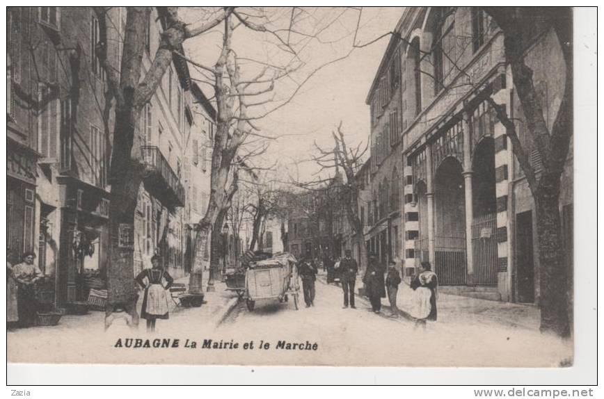 13.326/ AUBAGNE - La Mairie Et Le Marché - Aubagne