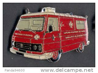 Ambulance Réanimation Peugeot J7 Pompiers BSPP (Badges Impact) - Firemen