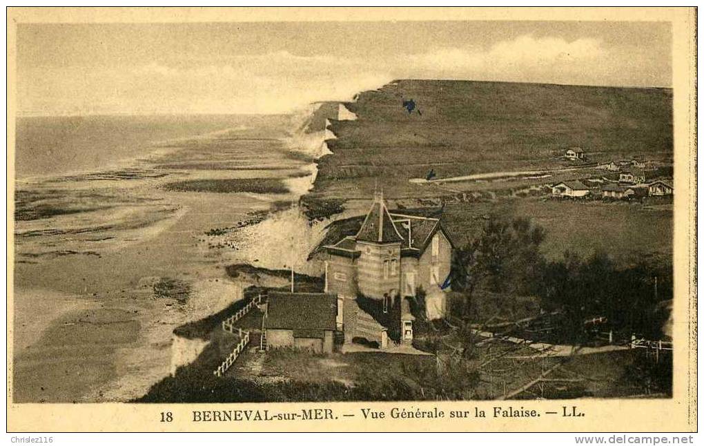 76 BERNEVAL Vue Générale Sur La Falaise  Beau Plan - Berneval