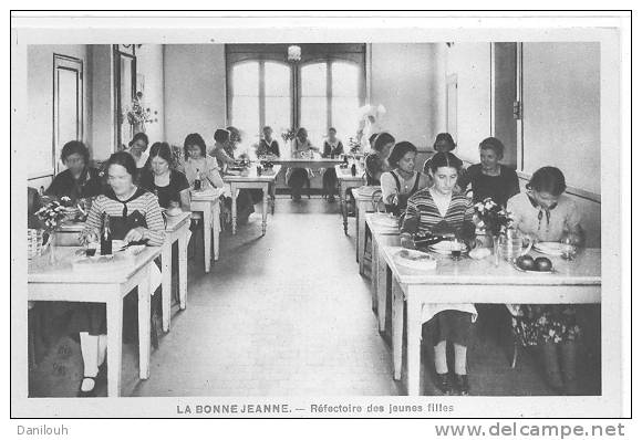 13 // AUBAGNE / LA BONNE JEANNE / Refectoire Des Jeunes Filles, ANIMEE / Detaille édit - Aubagne