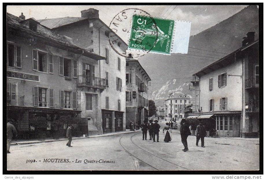 73  MOUTIERS -3092- Les Quatre Chemins, Animée, Bertoli, Ed Reynaud, Voyagé En 1915 - Moutiers