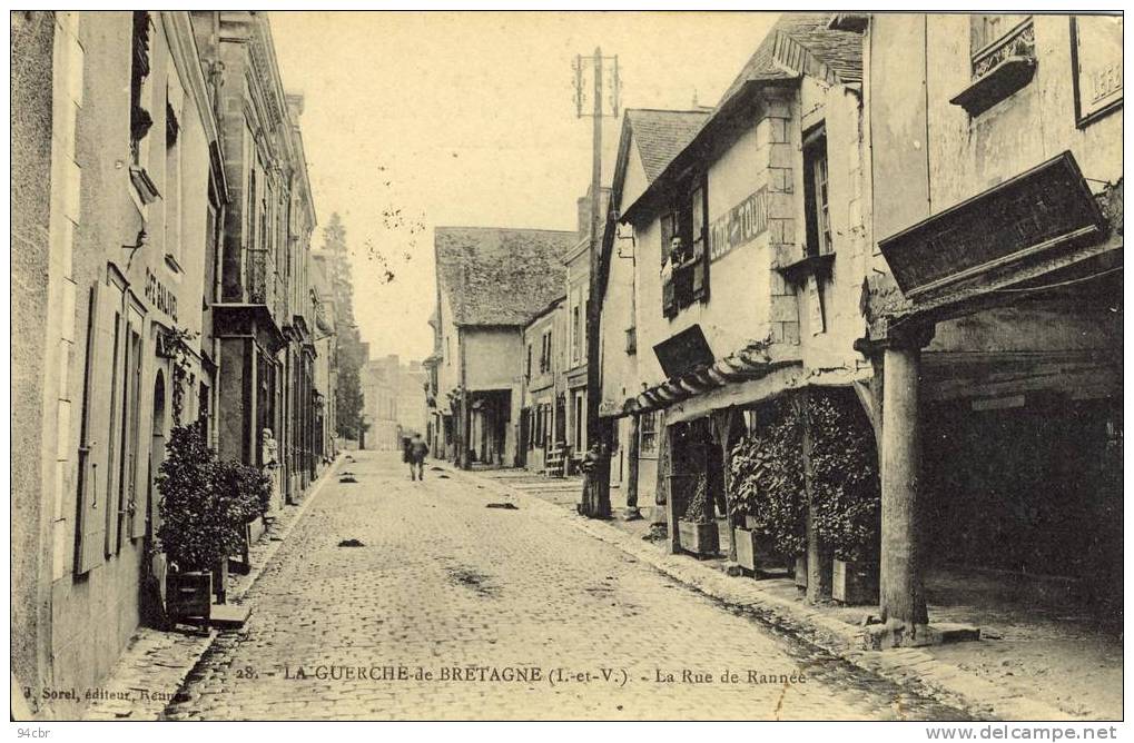 CPA  (35)   LA GUERCHE DE BRETAGNE  La Rue De Rannée - La Guerche-de-Bretagne