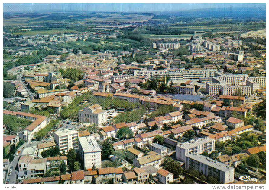 Carte Postale  84. Sorgues-sur-L'Ouveze  Vue D'avion Trés Beau Plan - Sorgues