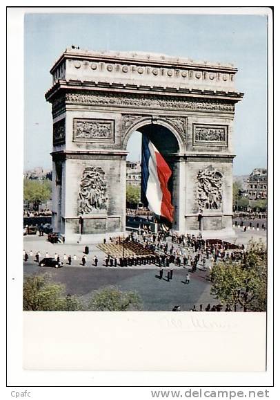 L'Arc De Triomphe , Photographie De Albert Monier , Défilé Militaire - Monier