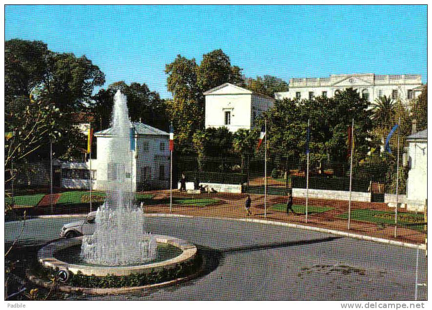 Carte Postale 83.  Draguignan  Rond-point De La Préfecture Trés  Beau Plan - Draguignan