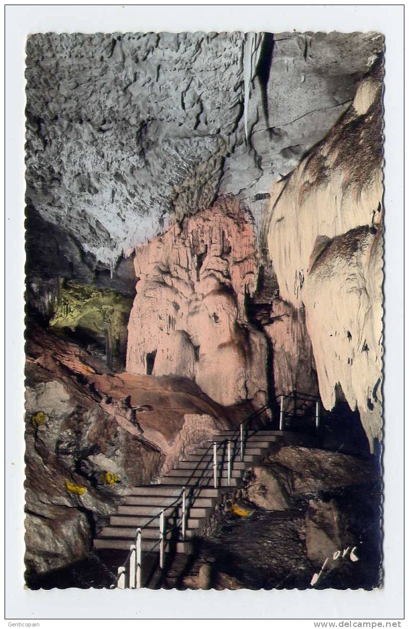 I2 - Les Grottes De BETHARRAM - Entrée De La Pagode (1961 - Jolie Carte Semi-moderne) - Lestelle-Bétharram