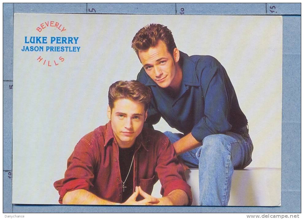 D125 Cartolina  Beverly Hills Brandon E Dylan Jason Preisteley  Luke Perry Telefilm Non Viaggiata F/g - TV-Reeks