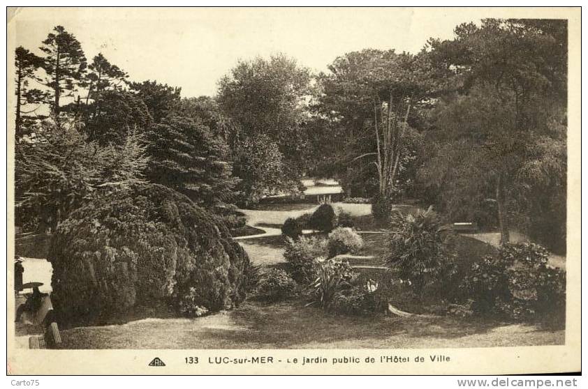 LUC Sur MER 14 - Jardin Public De L'Hôtel De Ville - Luc Sur Mer