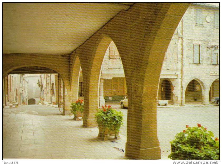 81 / CASTELNAU DE MONTMIRAL / PLACE DE LA MAIRIE / LES ARCADES - Castelnau De Montmirail