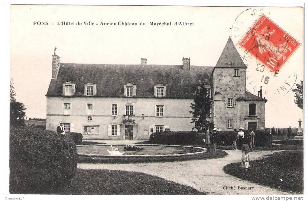 17 - PONS - Lot De 2 Cartes L´Hôtel De Ville - Ancien Château Du Maréchal D´Albret - (C´est L´heure Du Repas Des Cygnes) - Pons