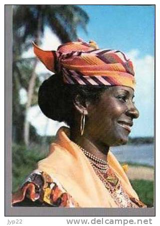 Jolie CP Guyane Folklore Guyanais Jeune Créole En Coiffe Traditionnelle - A Circulée - Ed Delabergerie Cayenne - Sonstige & Ohne Zuordnung