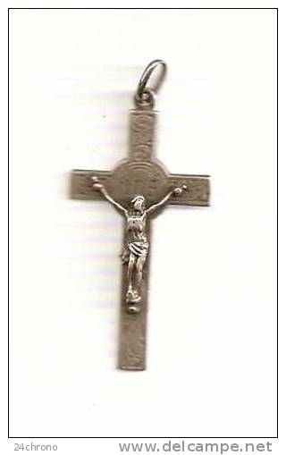 Pendentif Représentant Une Croix Avec Christ En Argent Massif (08-752) - Colgantes