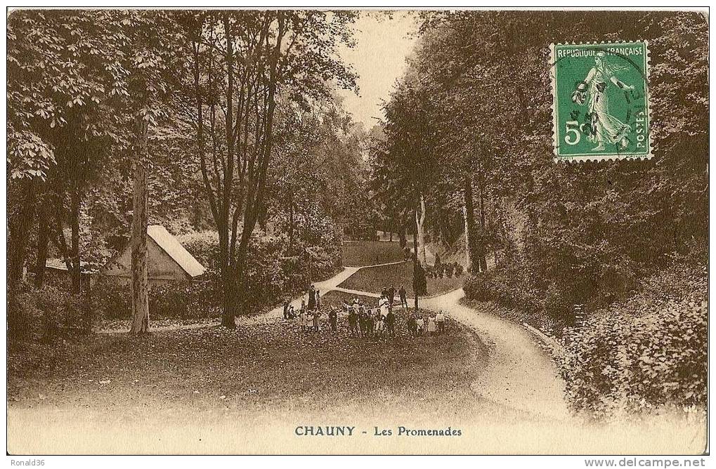 CP 02 CHAUNY Les Promenades Animée, Enfants, Parc ) - Chauny