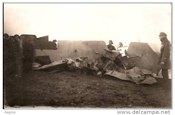 AVIATION- Ref No 88- Carte Photo Precisé Au Verso Mort De Repka Sur ?? 1921- Bon Etat - Accidents