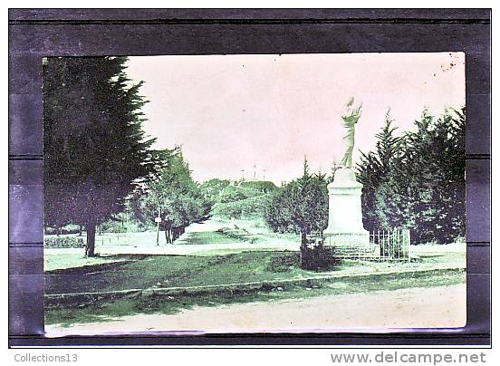 LOIRE ATLANTIQUE - Calvaire De Pontchâteau - La Statue Du Sacré Coeur Et Le Calvaire - Pontchâteau