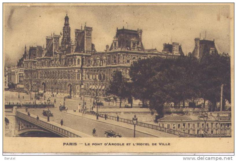 PARIS 03 - Le Pont D´Arcole Et L´Hôtel De Ville - Arrondissement: 03