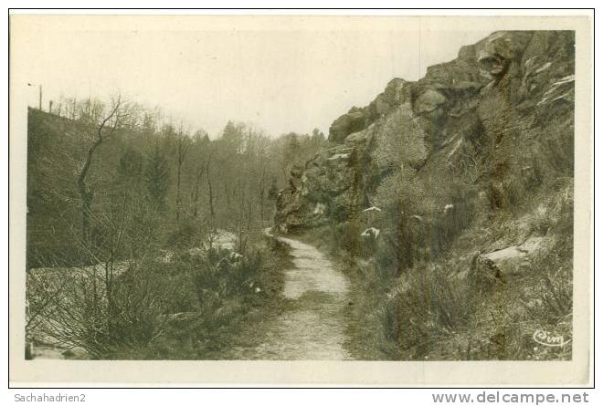 23. Environs De BOURGANEUF. Les Gorges Du Verger - Bourganeuf