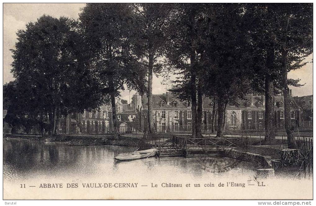 VAUX DE CERNAY - Le Château Et Un Coin De L´Etang - Vaux De Cernay