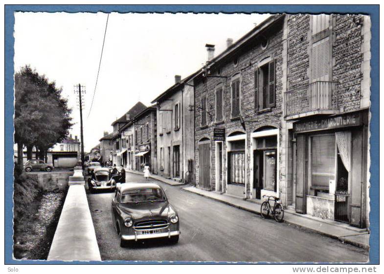 SAINT SIMEON DE BRESSIEUX - La Grande Rue   (Vieilles Voitures) - Bressieux