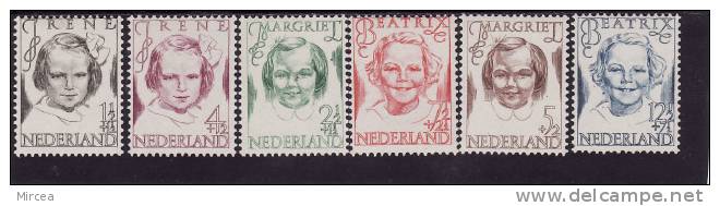 C1834 - Pays- Bas 1946 - Yv.no.451/6 Neufs* - Unused Stamps