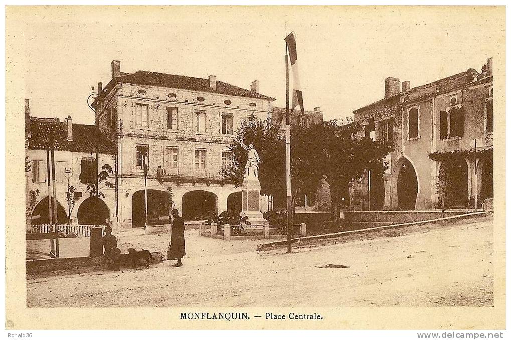 CP 47 MONFLANQUIN  Place Centrale ( Drapeau , Monument Aux Morts Statue Militaire Poilu ) - Monflanquin