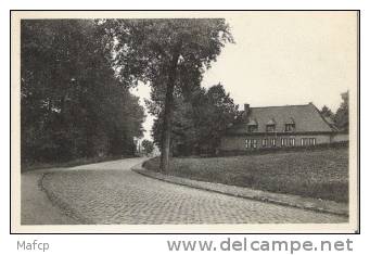 GREZ-DOICEAU - Entrée Du Village - Graven