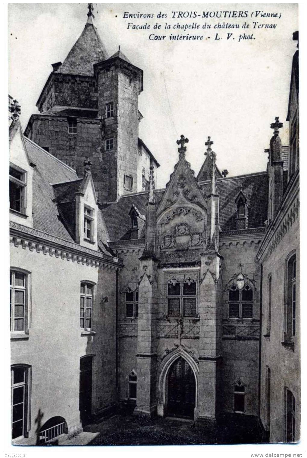 TROIS MOUTIERS . FACADE DE LA CHAPELLE DU CHATEAU DE TERNAY  (96) - Les Trois Moutiers