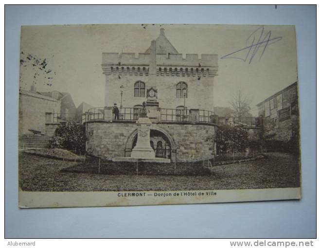 Clermont , Donjon De L´Hotel De Ville. - Clermont