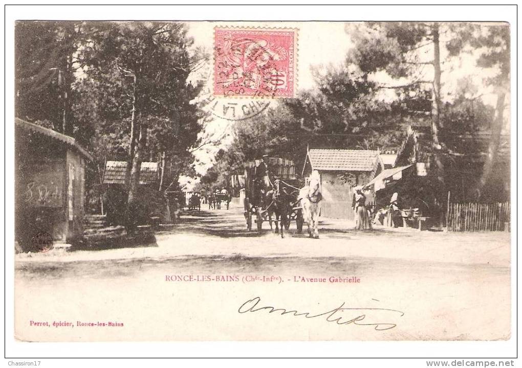 17  -  RONCE-les- BAINS  - L'avenue Gabrielle  - Animée : étal, Magnifique Attelage Chevaux - La Tremblade