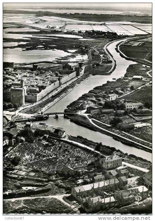 30 - GARD - AIGUES MORTES - BELLE VUE D'ENSEMBLE - CANAUX De La GRANDE ROUBINE Et De La RADELLE - Aigues-Mortes