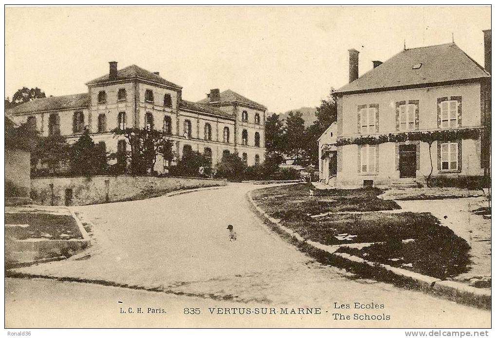 CP 51 VERTUS SUR MARNE Les écoles - Vertus