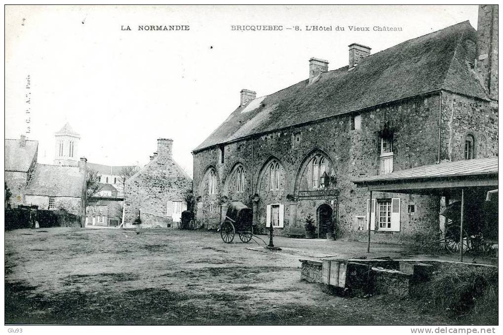 CPA - Bricquebec (50) - Lot De 2 CP - L'église - L'hôtel Du Vieux Château - La Normandie - Bricquebec