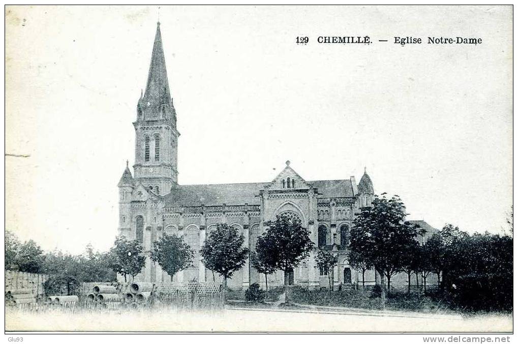 CPA - Chemillé (49) - Eglise Notre-Dame - Chemille