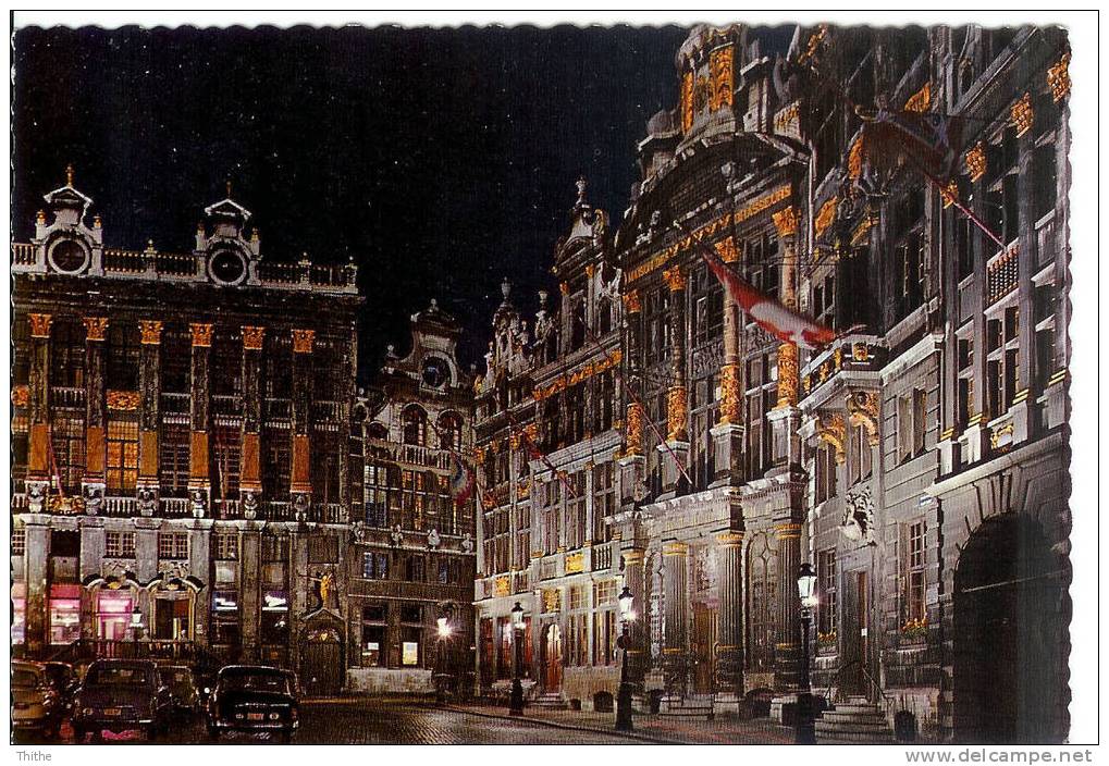 BRUXELLES Un Coin De La Grand´Place La Nuit - Brüssel Bei Nacht