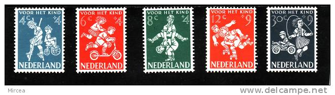 C2901 - Pays-Bas 1958 - Yv.no.696/700 Neufs** - Unused Stamps