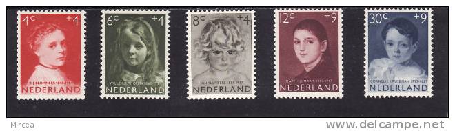 Pays-Bas Yv.no.680/4 Neufs** - Neufs