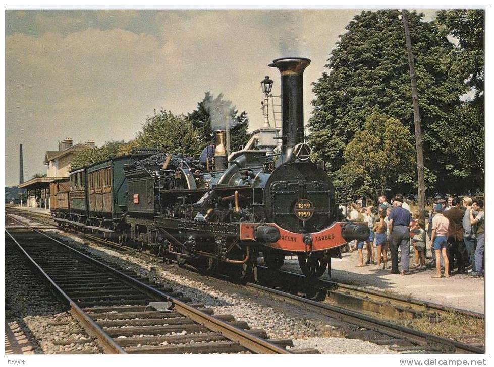 CP Chemins De Fer Régionaux Et Urbains N°17 Train Historique S.N.C.F En Gare De Coulomiers - Bahnhöfe Mit Zügen