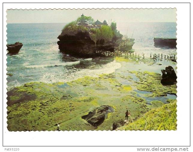 INDONESIE METIERS 2 Timbres Sur CPM  Dentelée BALI Voyagée 1981 / N° 544 : The Sacred Rock Or Tanahlot, - Autres & Non Classés
