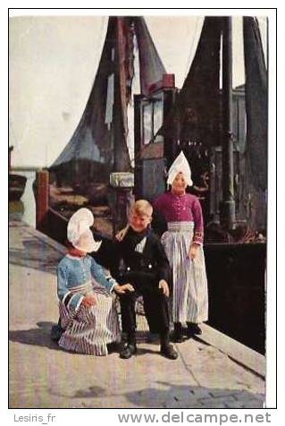 CP - VOLENDAM - HOLLAND - POSTEE DE S'GRAVENAGE - ENFANTS EN COSTUME DU PAYS - Volendam