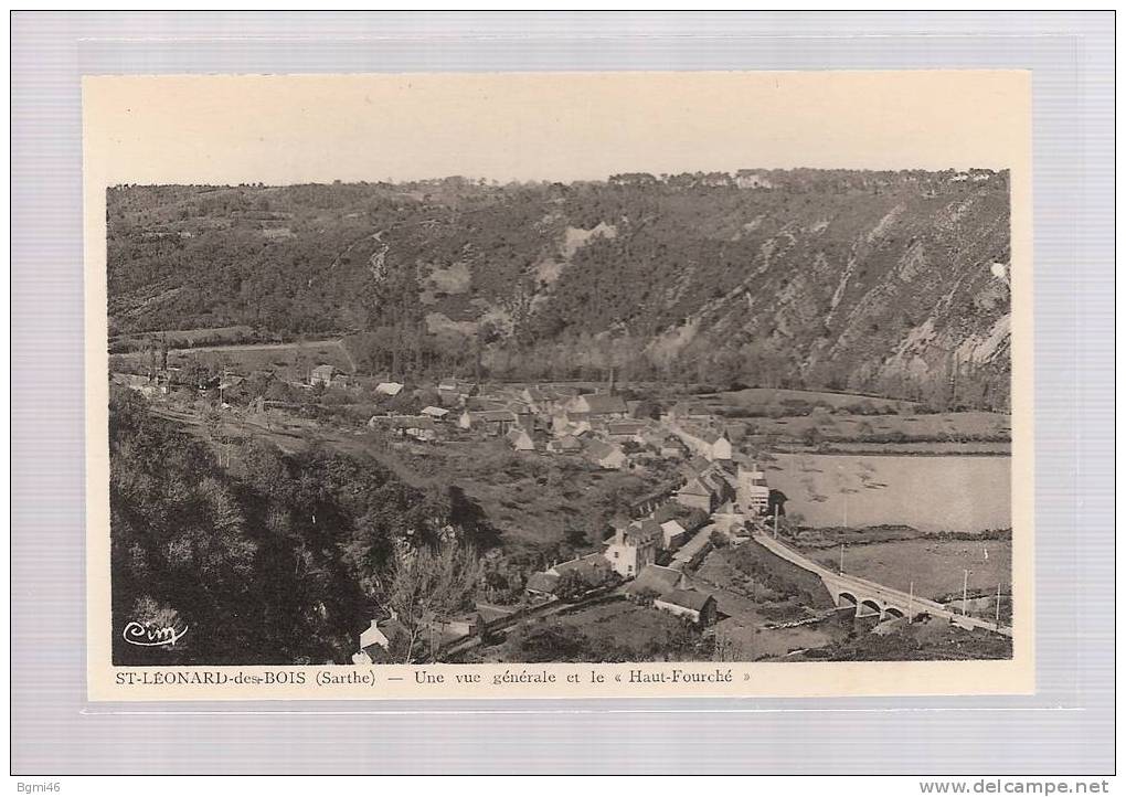 ST-LEONARD-des-BOIS - Une Vue Générale Et Le "haut - Fourché" - Saint Leonard Des Bois