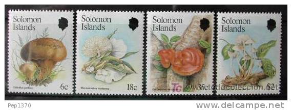 SOLOMON ISLANDS  MUSHROOMS CHAMPIGNONS PILZE SET OF 4 TIMBRES - Hongos