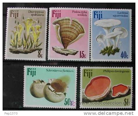 FIJI 1984 MUSHROOMS CHAMPIGNONS PILZE SETAS  - Yvert 493-497 - Fiji (1970-...)