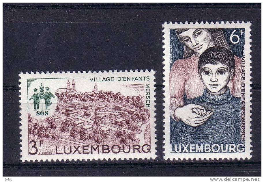 LUXEMBOURG - Yvert 726/727** - Village D´enfants - Ungebraucht