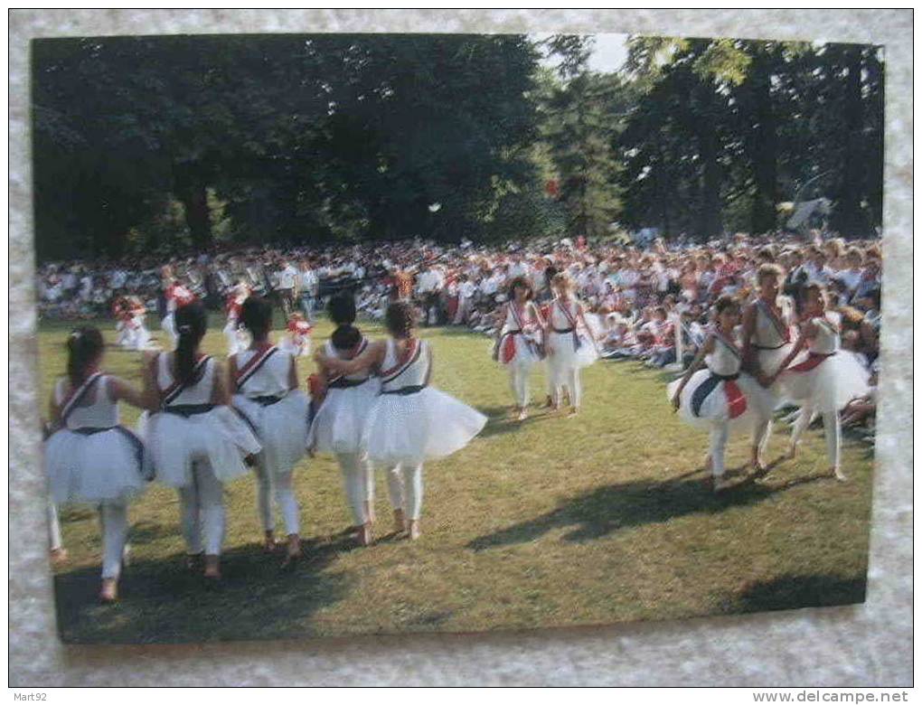 93 MONTREUIL 1789 1989  SUR LES PELOUSES DU PARC MONTREAU - Montreuil