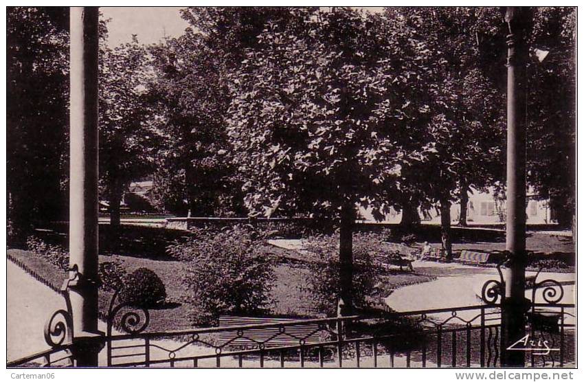 01 - Oyonnax - Un Coin Du Parc. - Oyonnax