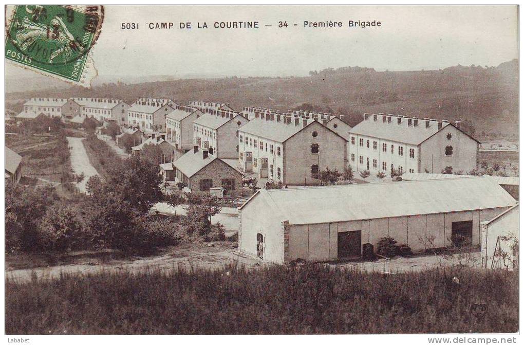 CAMP DE LA COURTINE  PREMIERE BRIGADE - La Courtine