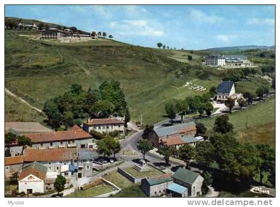 48 CHATEAUNEUF DE RANDON Alt 1280m Vue Aérienne Le Tombeau De Dugueslin Les Hotels La Pouponnière Les Genets Le Climator - Chateauneuf De Randon