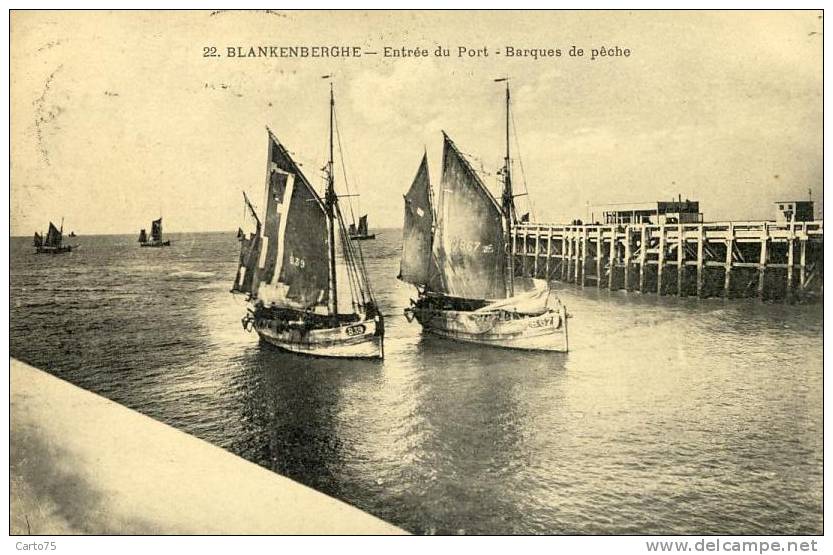 BELGIQUE - Blankenberghe - Entrée Du Port - Barques De Pêche - Blankenberge