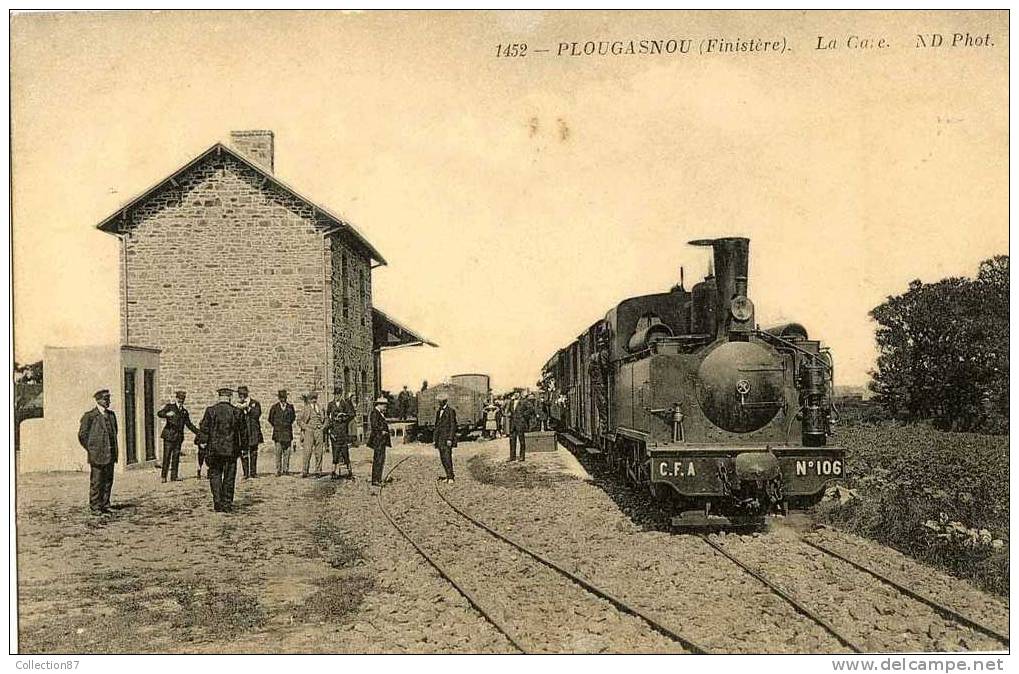 29 - FINISTERE - PLOUGASNOU - LA GARE - TRAIN EN TRES GROS PLAN - Plougasnou